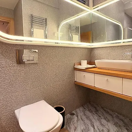 Taksim Square1br 02 *