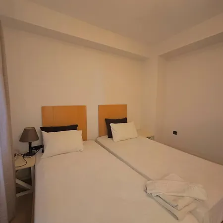 Taksim Square1br 02